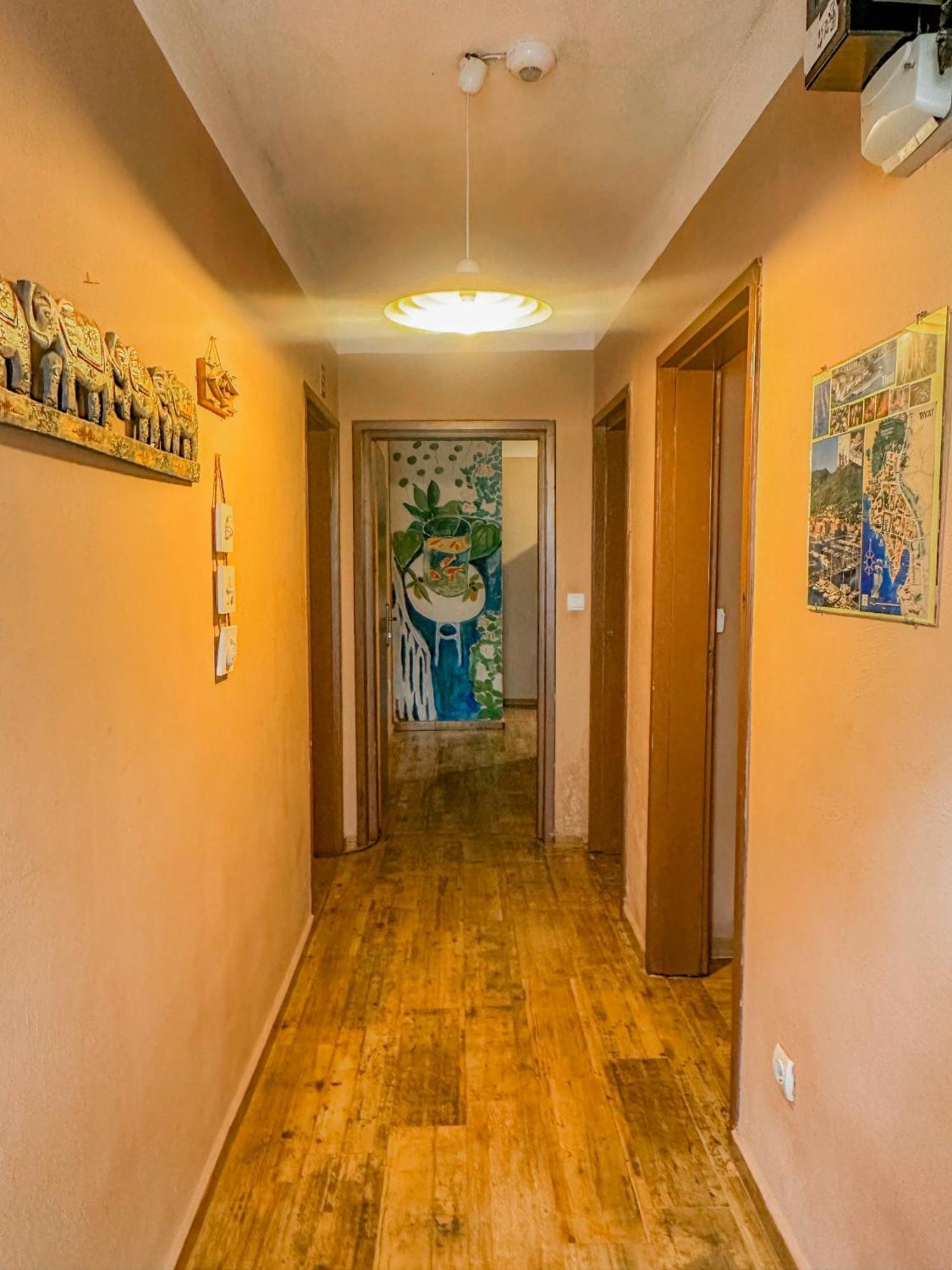 Hostel Anton Tivat Eksteriør bilde