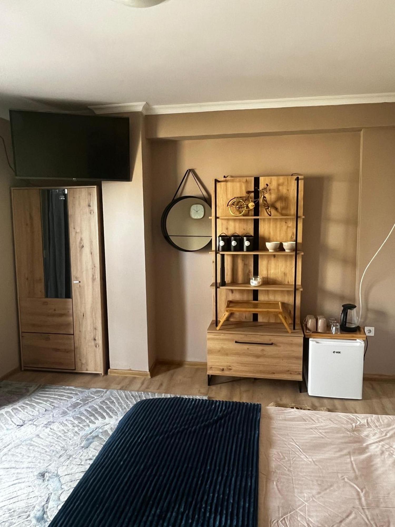Hostel Anton Tivat Eksteriør bilde